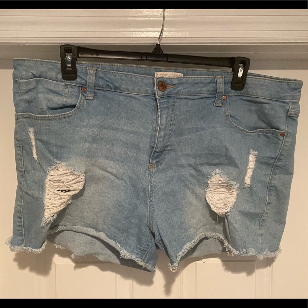 Forever21+ || Distressed Jean Shorts || Size: 20